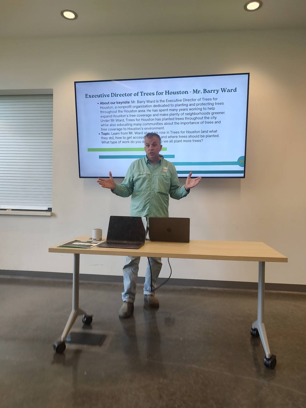 Barry Ward, executive director of Trees for Houston, presenting at the workshop